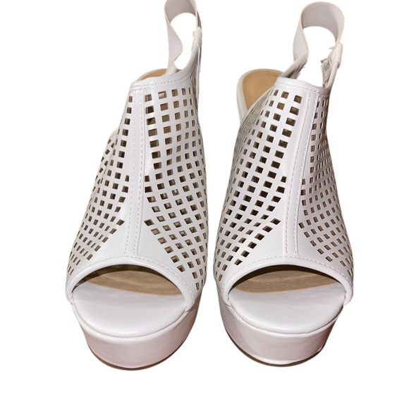 Chinese Laundry White Faux Leather Platform Sandals Sz 8.5 - Picture 5 of 14